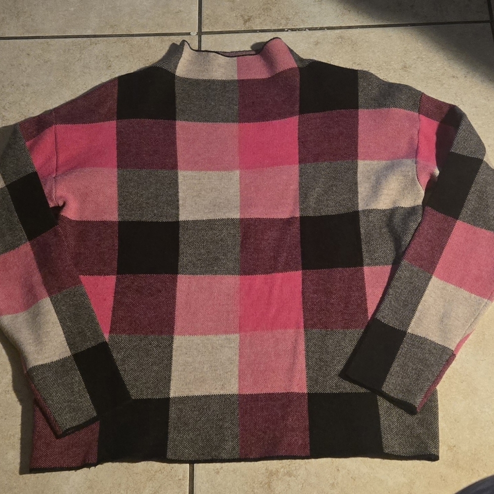 Tahari Women’s Pink Plaid Pullover Sweater